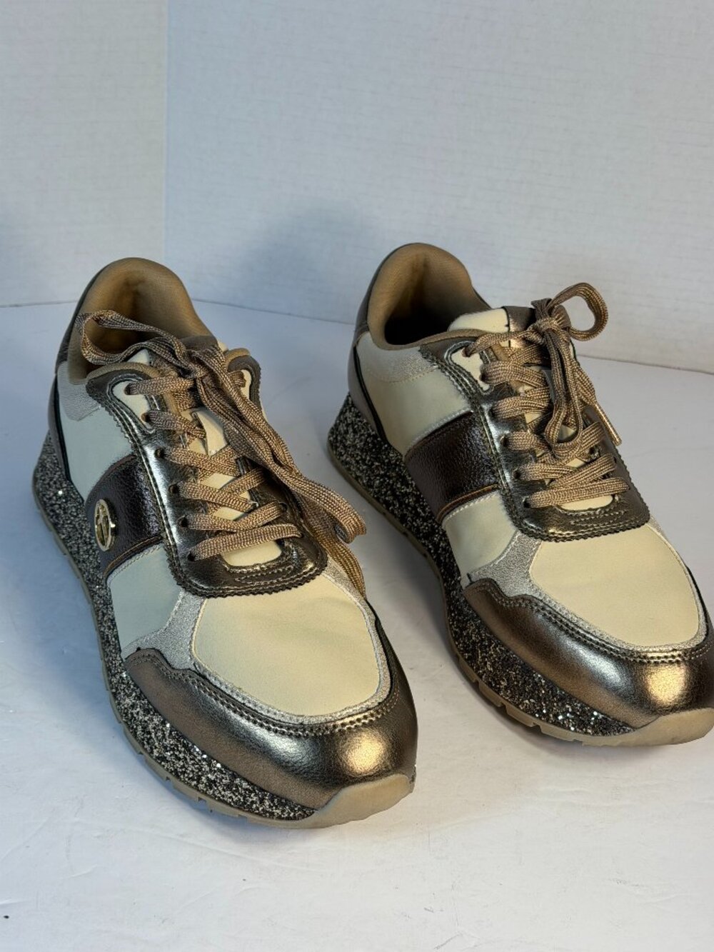 Women's size 9 Tamaris shoes